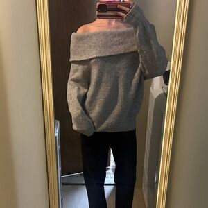 H&M Off Shoulder Sweater XS